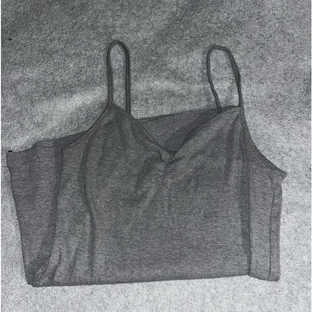 6 size MEDIUM women’s tank tops